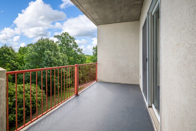 Building Photo - 301 Beacon Ridge Dr