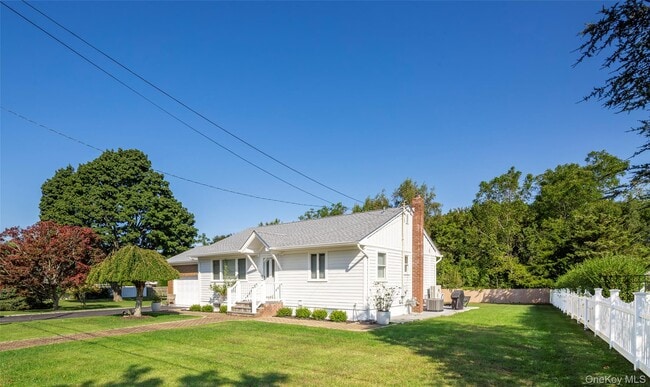 Building Photo - 275 Maier Pl
