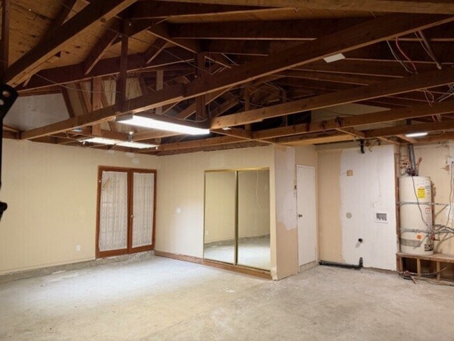 Building Photo - 1609 Grove St