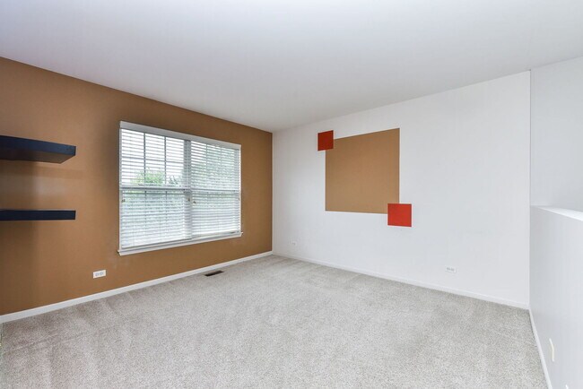 Building Photo - 554 Declaration Ln