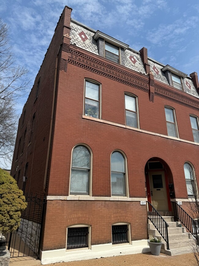 Building Photo - 1015 Ann Ave