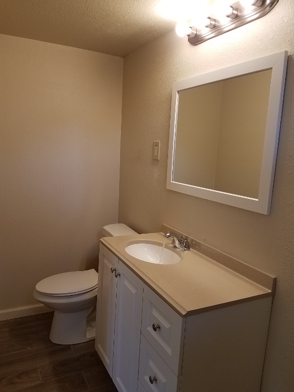 Building Photo - 5227 Vlg Gln Dr