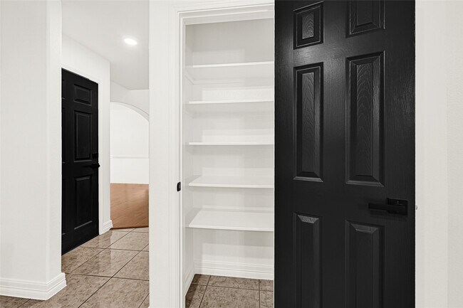 Building Photo - 15911 Breanna Ln