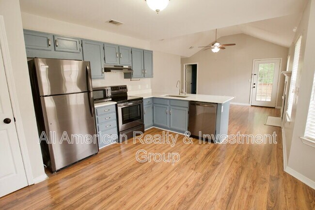 Building Photo - 1911 Summer Hills Ln