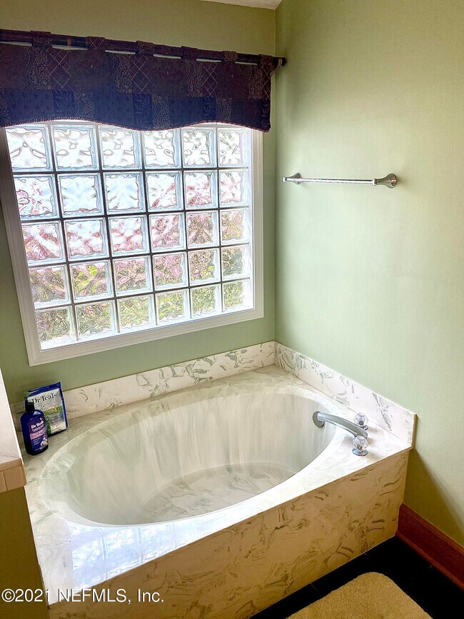 Building Photo - 8699 Canopy Oaks Dr