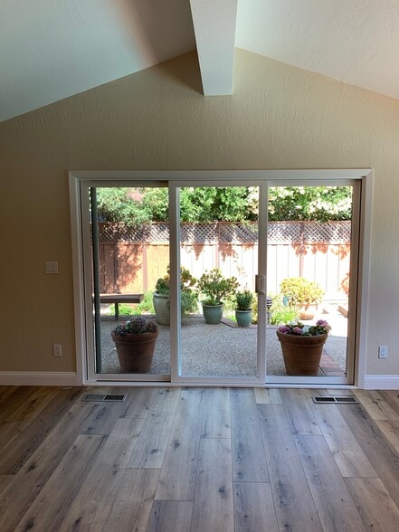 Building Photo - 1819 Yolanda Cir