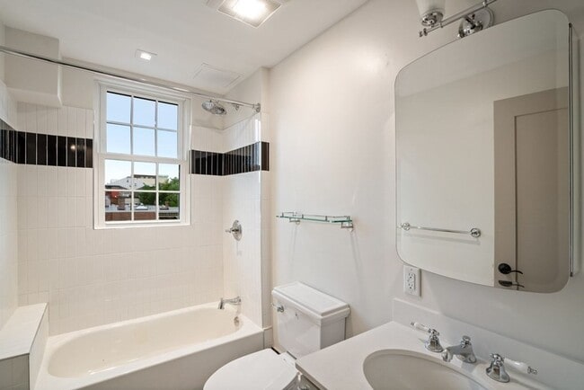 Building Photo - 3 Dana St