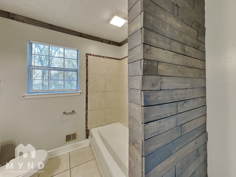 Building Photo - 1118 Arrowhead Trail