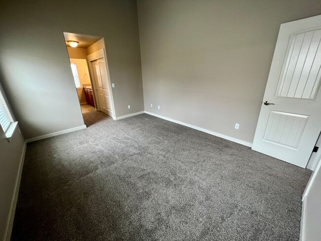 Building Photo - Spacious 4-Bedroom Home—Quick Drive to Dow...