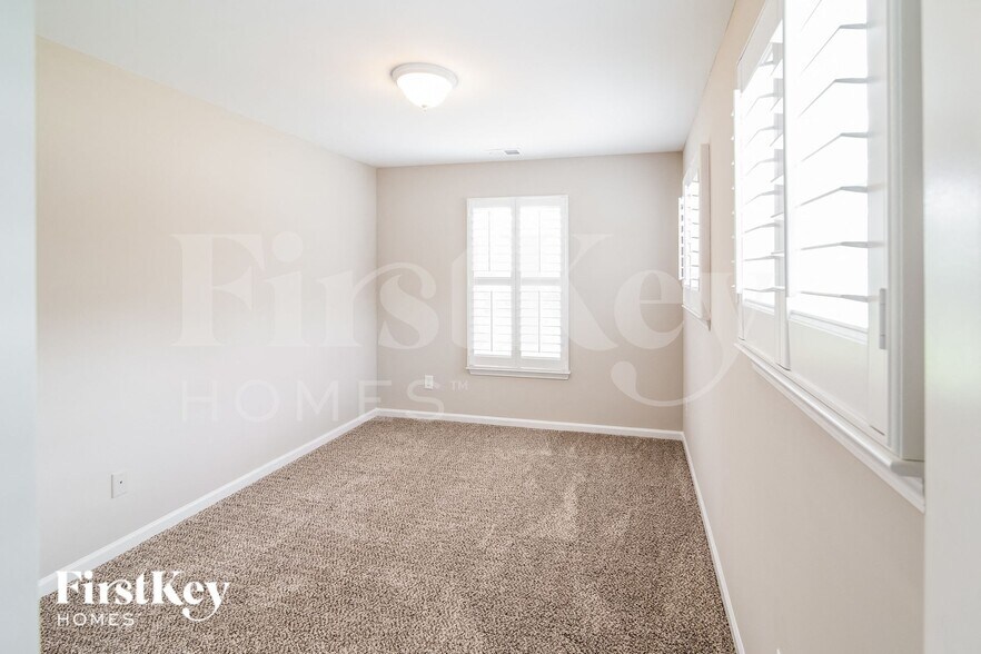 Building Photo - 147 Keaton Brook Dr