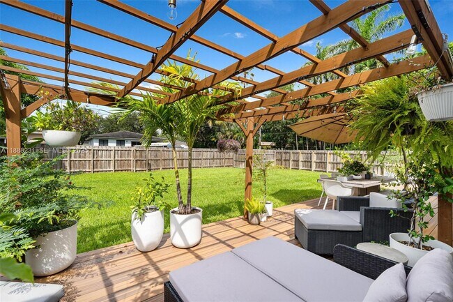 Building Photo - 234 Minola Dr