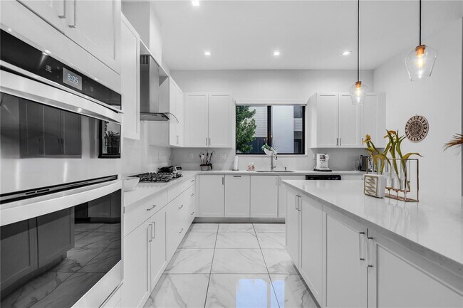 Building Photo - 4363 NW 81st Ave