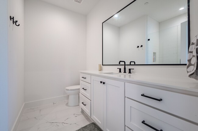 Building Photo - 7207 Gaston Ave