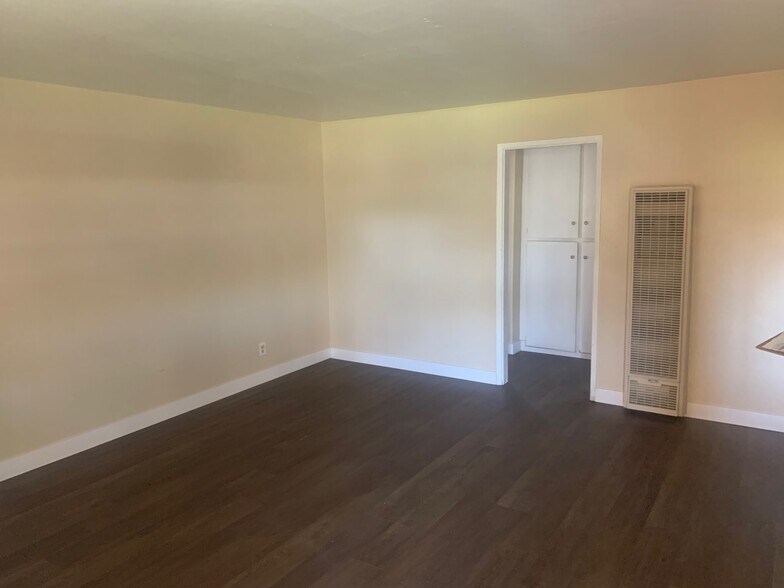 Building Photo - Brookside Apartments