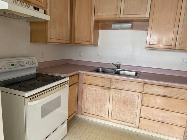 Building Photo - 2345a Anini Pl
