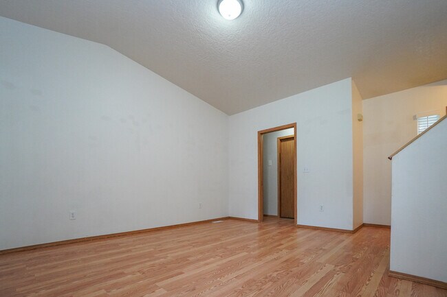 Building Photo - 265 N Paradise Ave