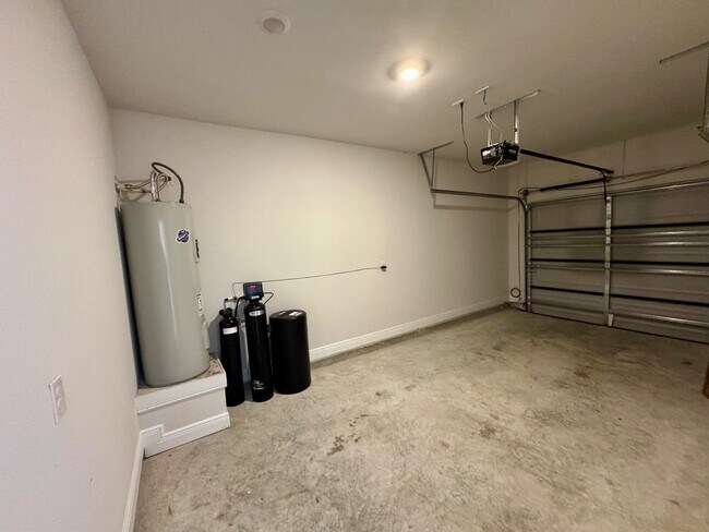 Building Photo - 272 The Prado