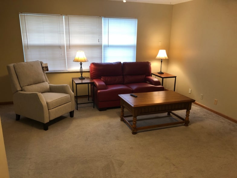 Building Photo - 515 Monroe Ave