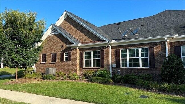 Primary Photo - 3462 Lindenridge Cir