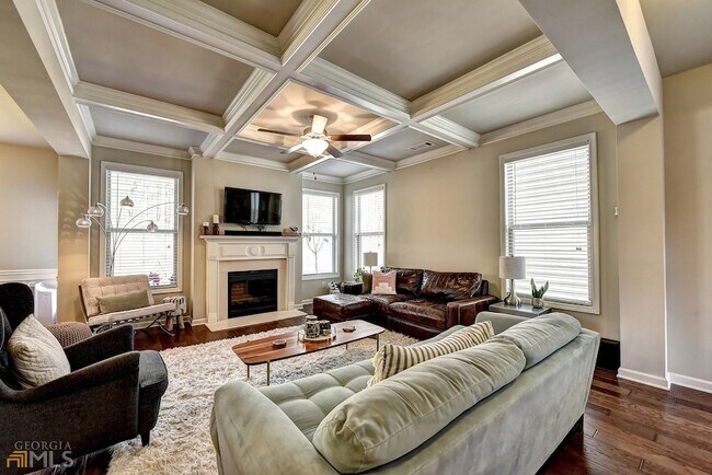Building Photo - 2245 Black Pebble Cir