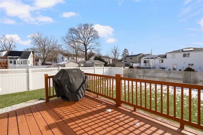 Building Photo - 227 Marshall Ave