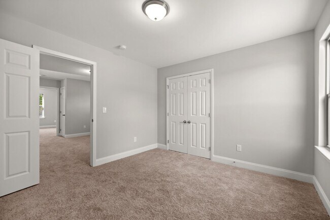 Building Photo - Spacious Home with Loft & 2-Car Garage in Prime Location in Hardin Valley school district!