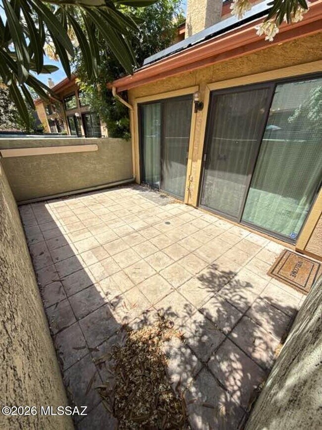 Building Photo - 3857 Paseo de Las Canchas