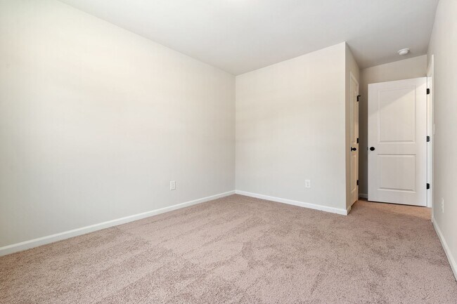 Building Photo - 177 Seville Wy