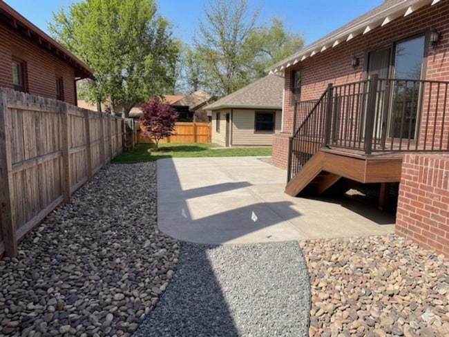 Building Photo - Remodeled 4BD, 3.5BA Home in South Park Hill with 2-Car Garage