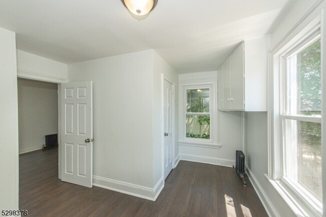 Building Photo - 54 Spruce St