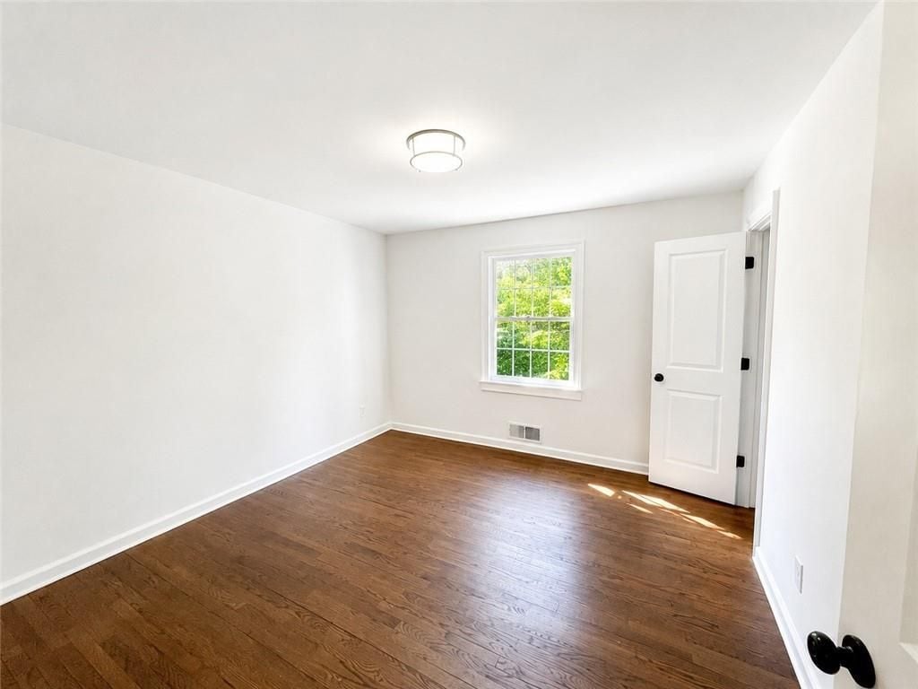 Building Photo - 4586 Peachtree Dunwoody Rd NE