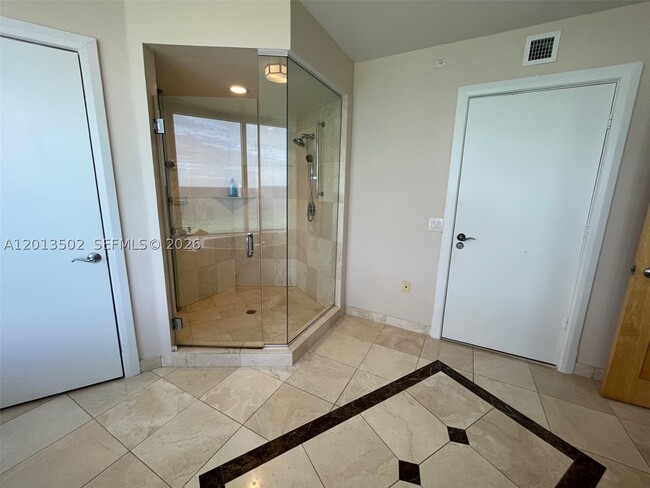 Building Photo - 17555 Collins Ave