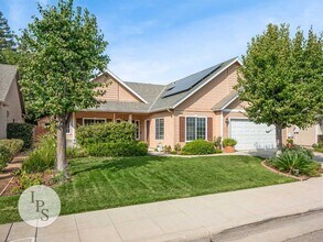 Building Photo - SOLAR!!!!  Fresno NorthEast Home, 4BR/2.75...