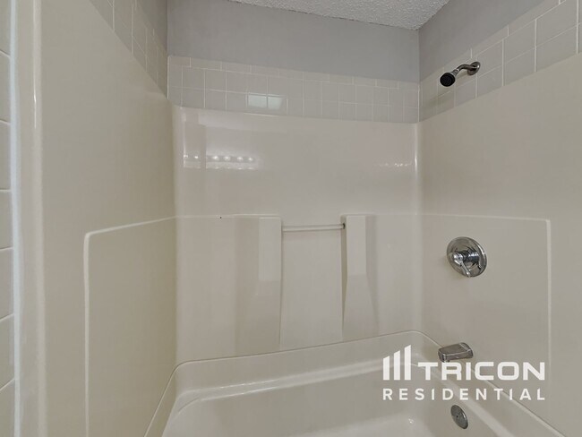 Building Photo - 1517 Crosswind Cir