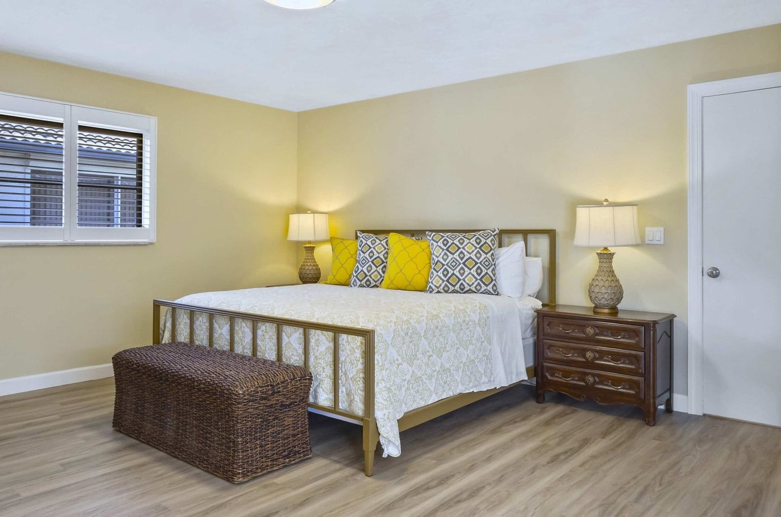 Building Photo - 663 106th Ave N