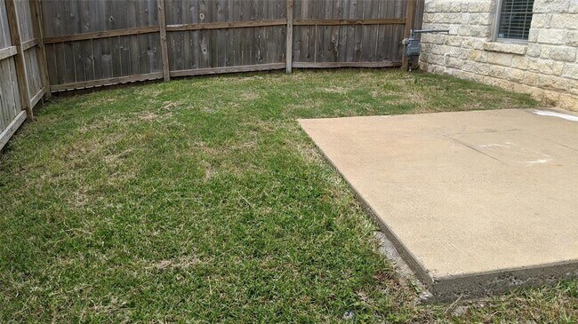Building Photo - 114 Sendero Dr