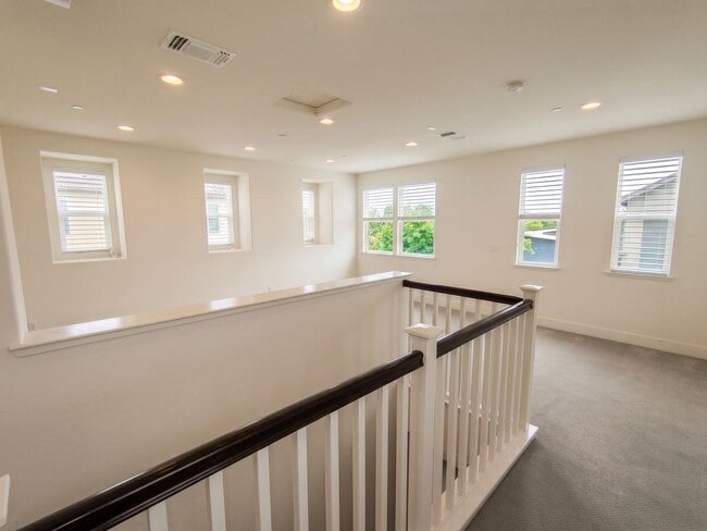 Building Photo - Spacious Alameda Landing Home with Premium Upgrades