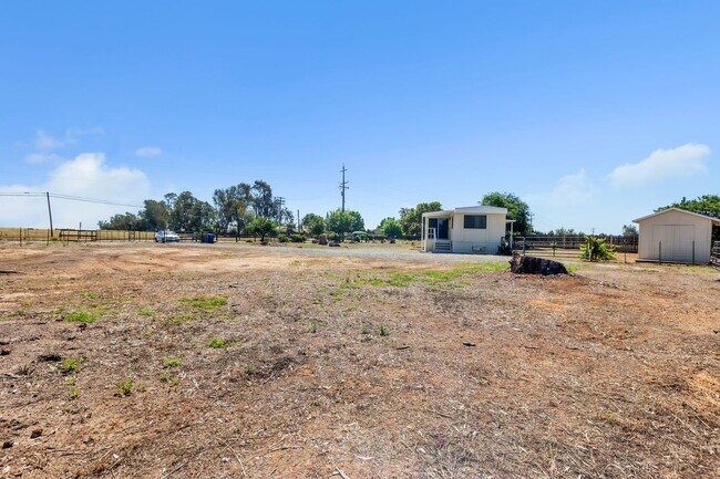 Building Photo - 3 BR/1BA | Mobile Home |2+ Acres