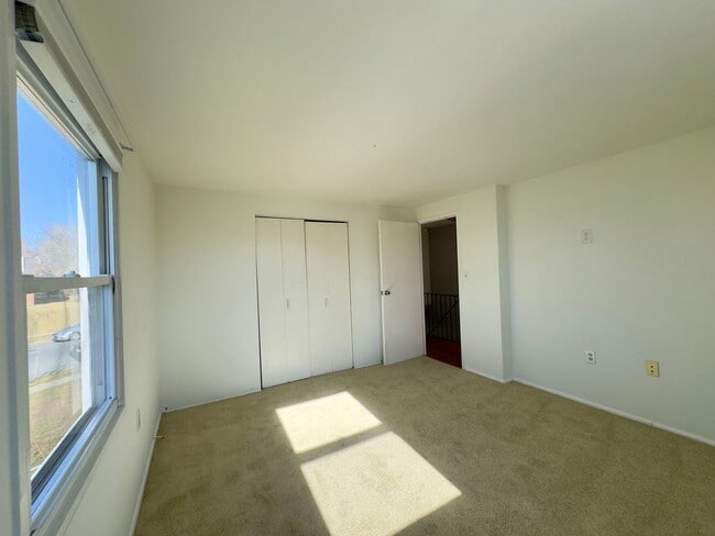 Building Photo - Charming 3 Bed/1.5Bath in Parkville, MD!