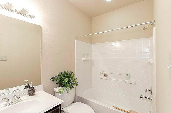 Building Photo - 64 Woodland Hills Dr