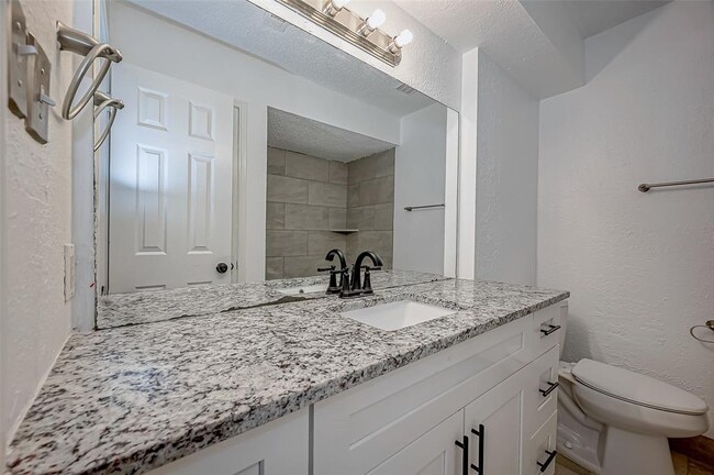 Building Photo - 14706 Dale Hollow Ln