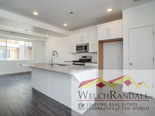 Building Photo - Live in Comfort & Style – 2BR, 2BA Townhom...