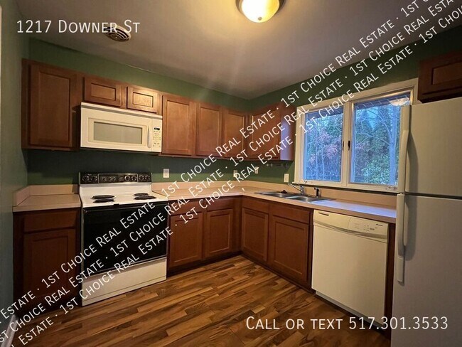 Building Photo - 1217 Downer Ave