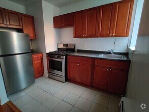 Building Photo - 3 bedroom in BRONX NY 10456