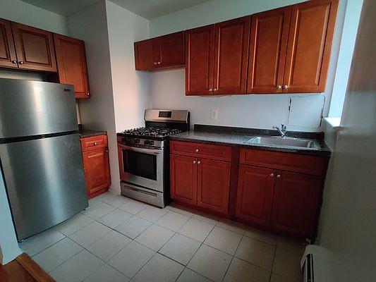 Primary Photo - 3 bedroom in BRONX NY 10456