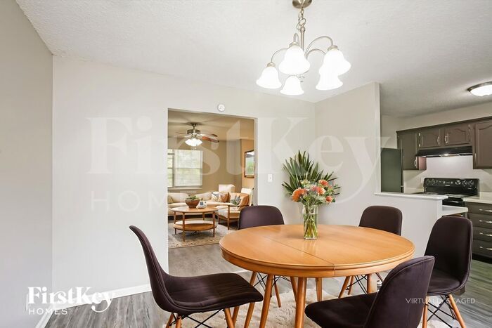 Building Photo - 3920 Pinetop Dr