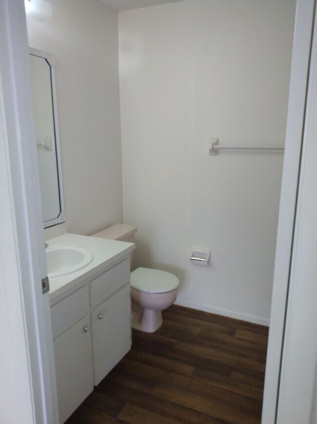 Building Photo - 3 bedroom 2 bathroom Pool House price redu...