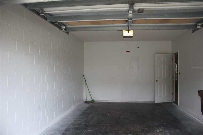 Building Photo - 2102 Jeremiah Way