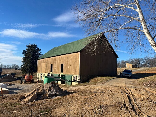 Building Photo - 2985 Granary Rd