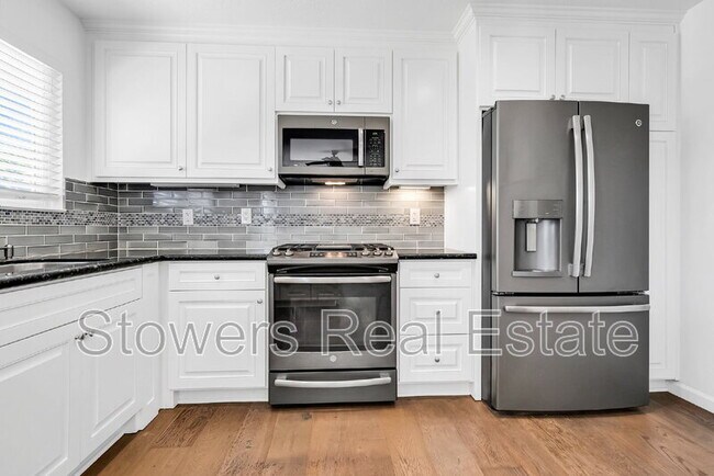 Building Photo - 8365 Lucania St